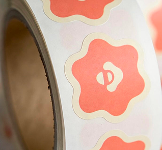 Custom die cut sticker roll